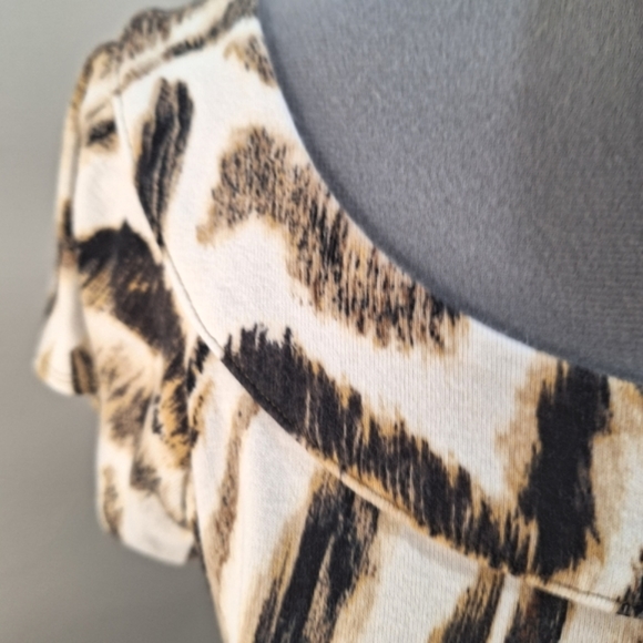 Rafaella Graphic Animal Print  Size large p - Picture 3 of 6